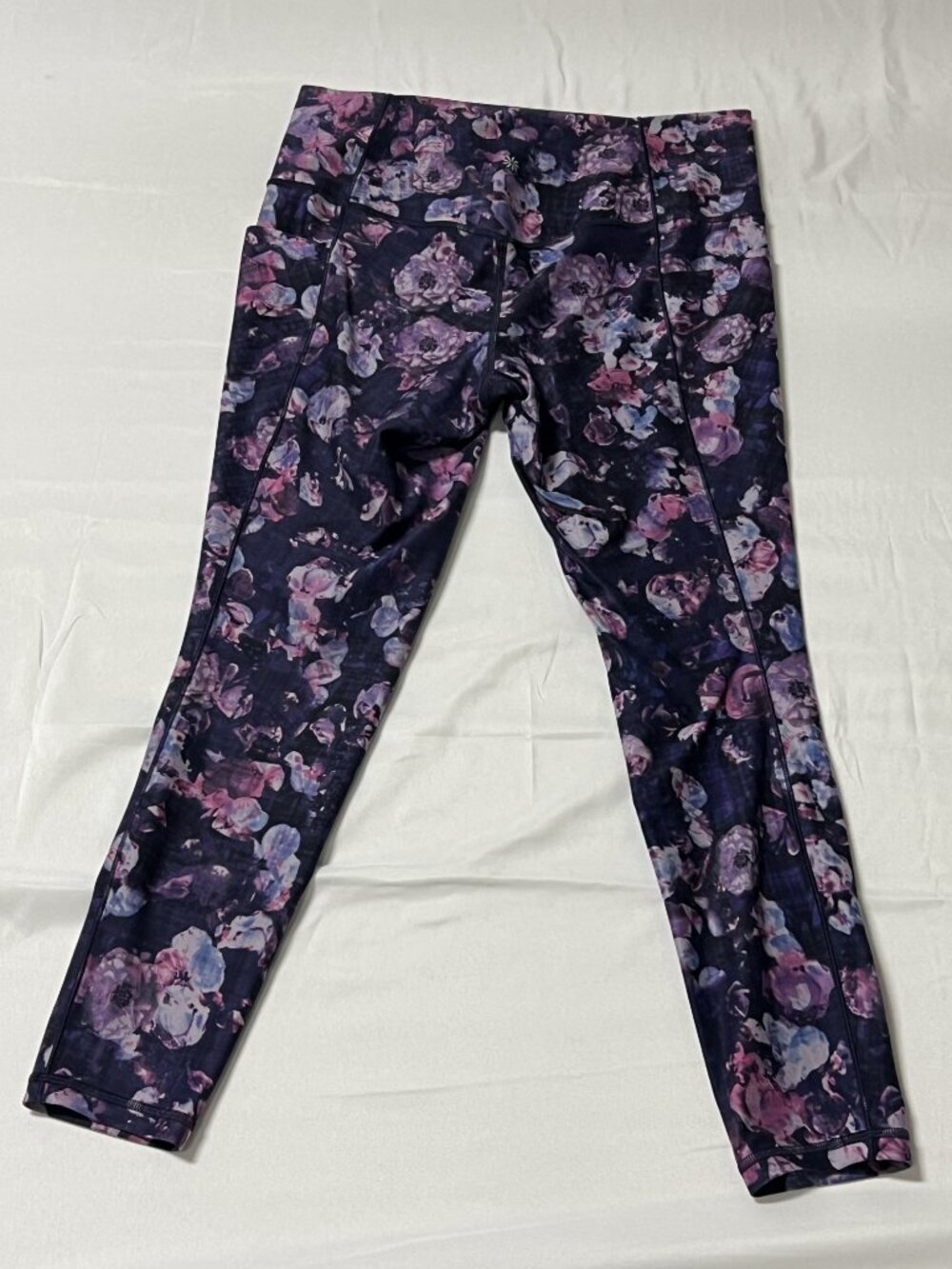 Athleta Salutation Stash Pocket II Printed 7/8 Tight Size L Purple Floral EUC - Picture 9 of 10